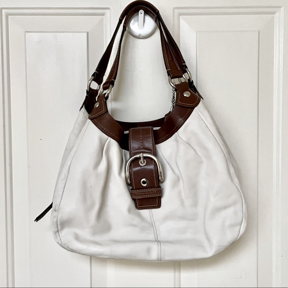 🥛☕️Coach Eggshell large 3 section hobo bag/purse with dk born accents *Pristine